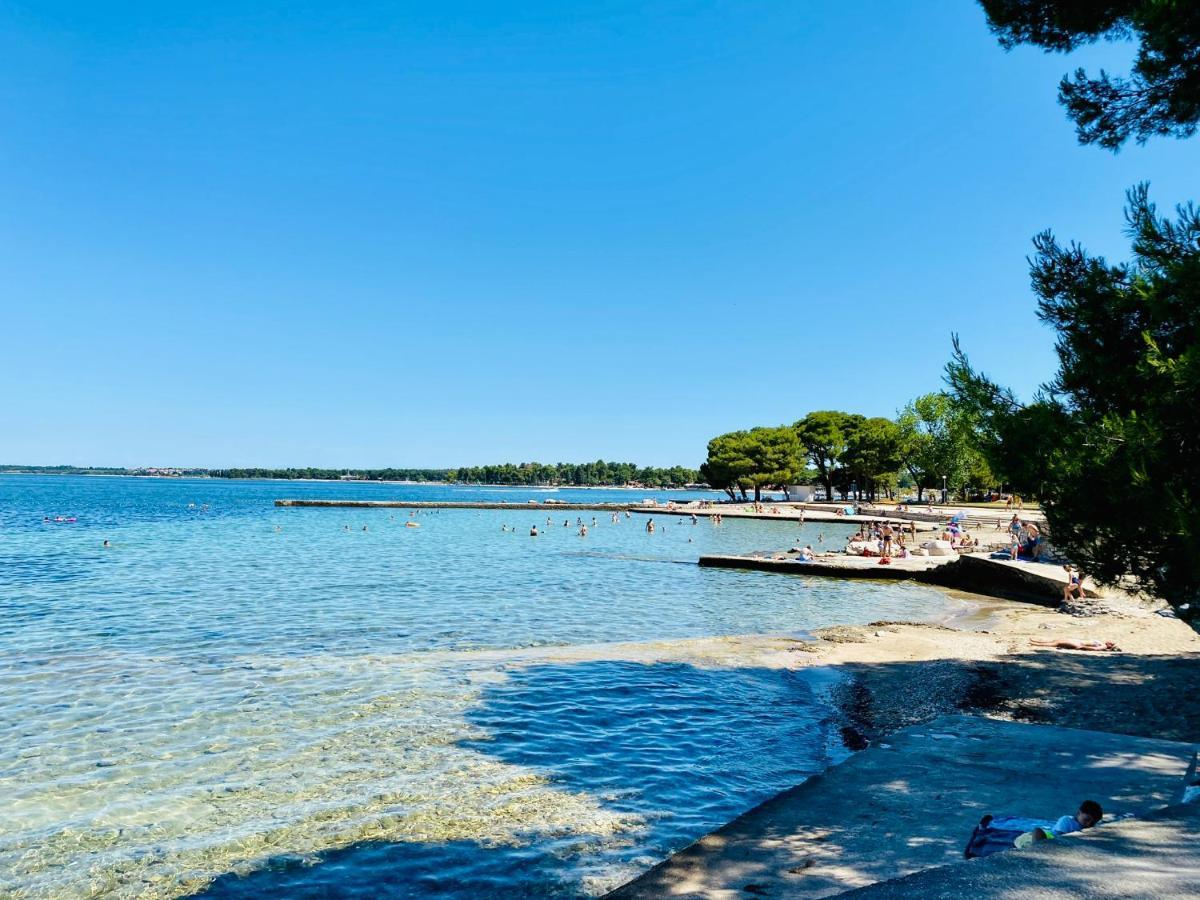 Six Umag